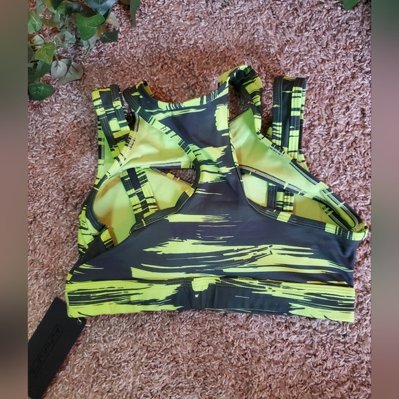 Alphalete Keyhole Set - Picture 7 of 12